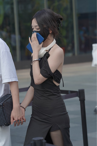 黑丝妹子